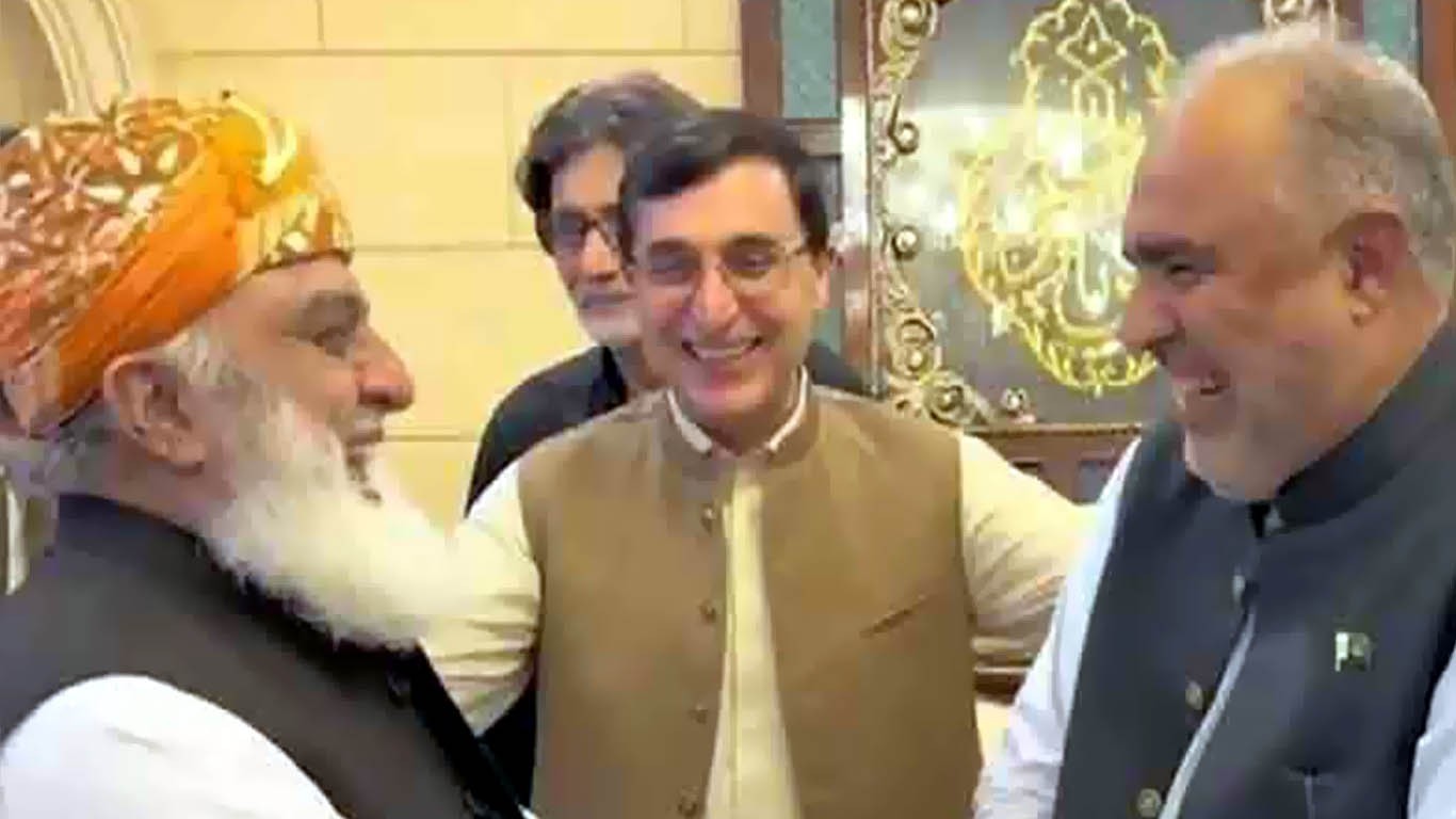 پی ٹی آئی وفد کی فضل الرحمن سے ملاقات، احتجاجی تحریک پر گفتگو