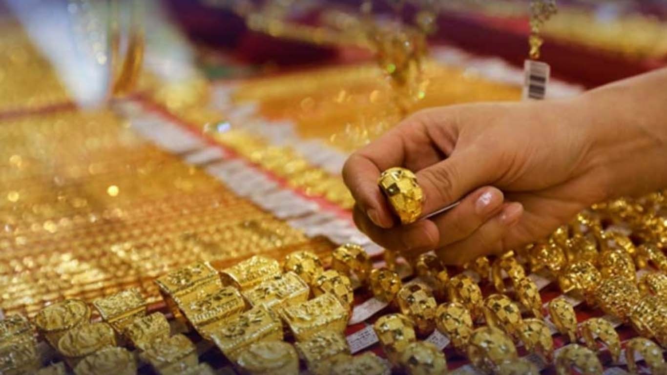 سونے کے نرخ میں کمی، خریداروں کے چہرے کھل اُٹھے