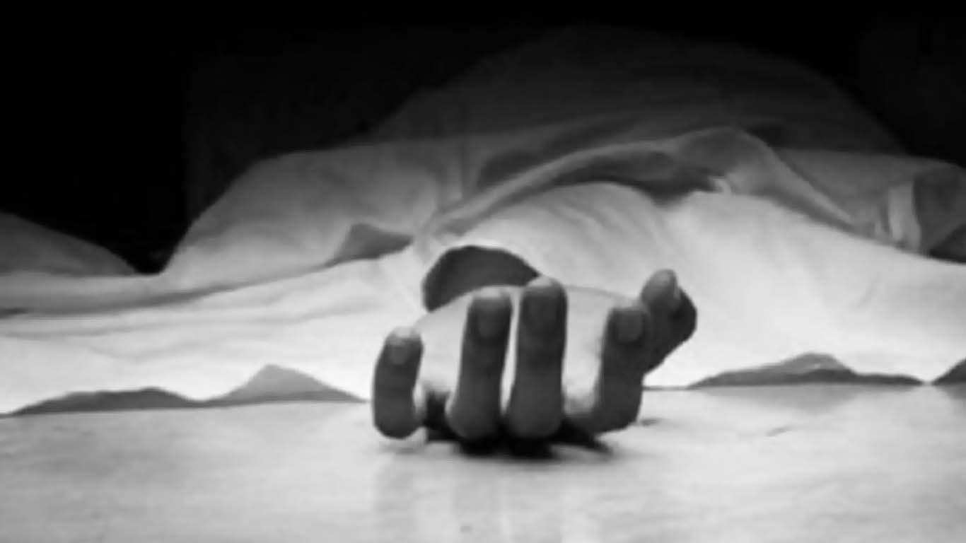 ماں نے 13 سالہ بیٹی کو پھانسی دے کر قتل کردیا
