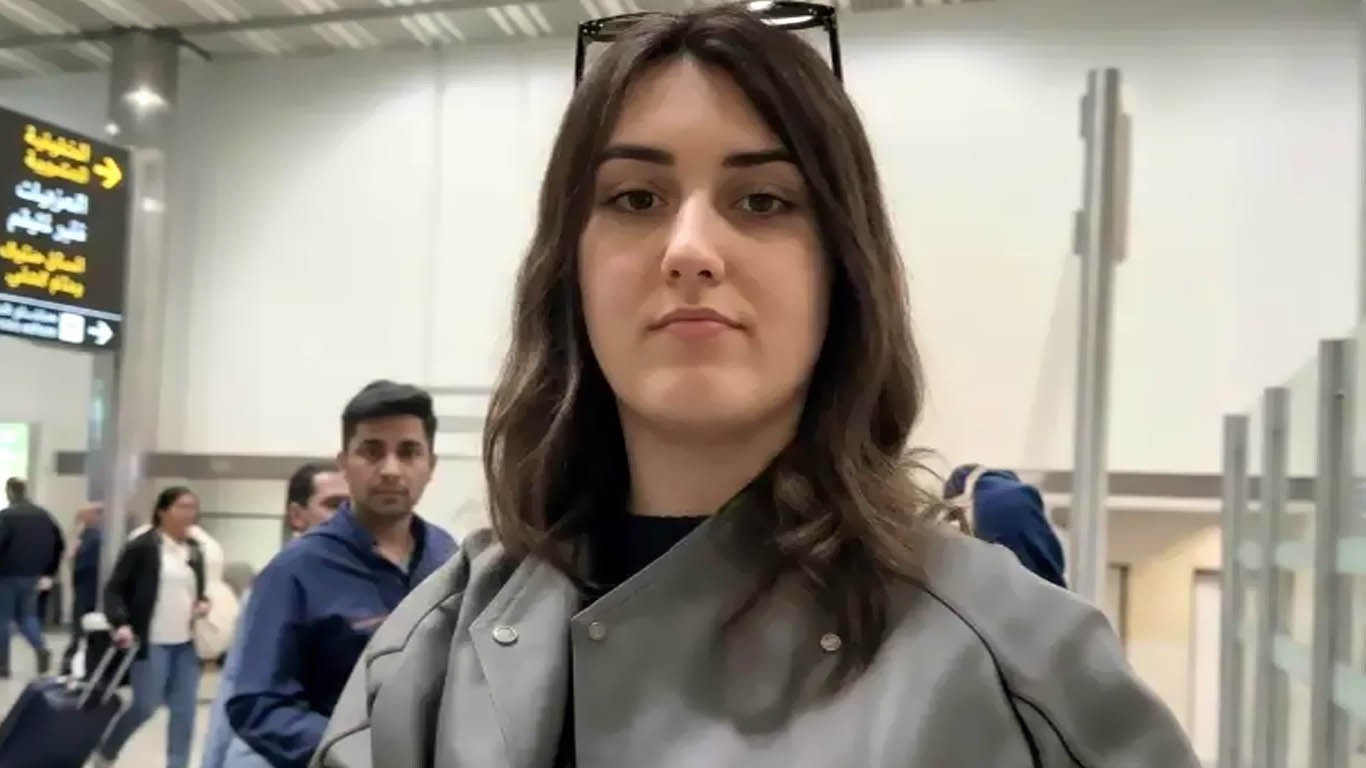 آذربائیجانی خاتون ڈیانا پاکستانی پولیس افسران کے ساتھ باکو روانہ ہوگئی