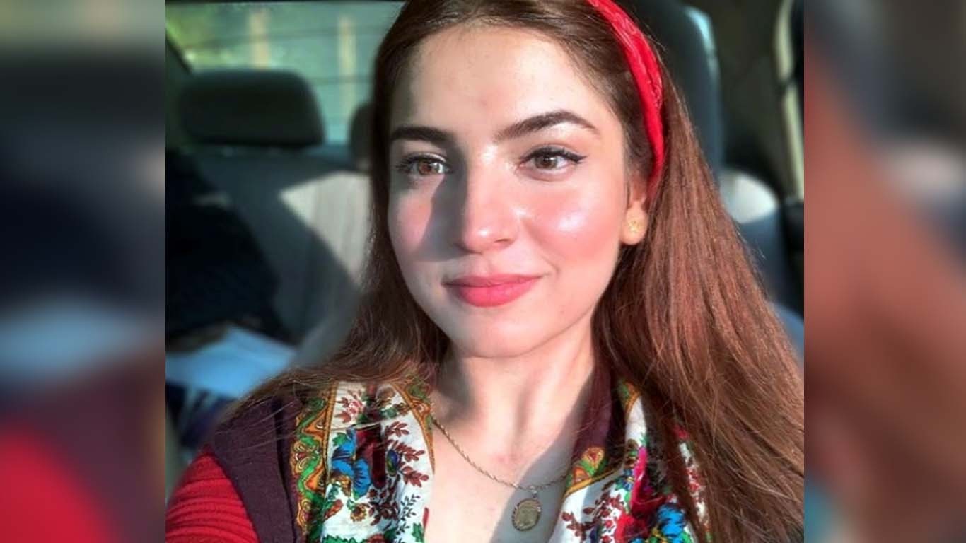 دنانیر مبین نے اداکاری کے بعد گلوکاری کی دنیا میں قدم رکھ دیا