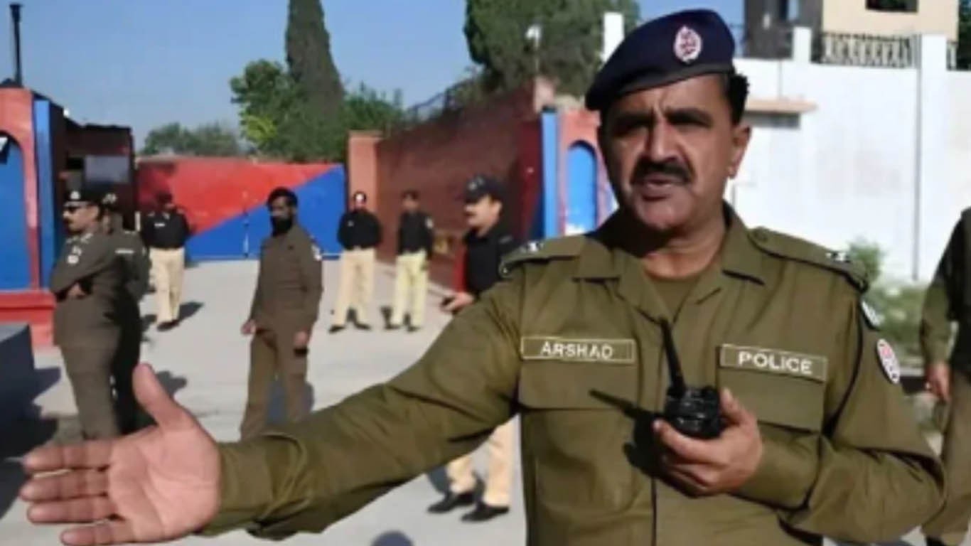 کے پی کے میں ایمرجنسی نافذ: اڈیالہ جیل کے اطراف سکیورٹی ہائی الرٹ