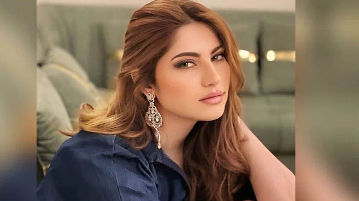 نیلم منیر نے اپنے نومولود بیٹے کے ساتھ تصویر شیئر کردی