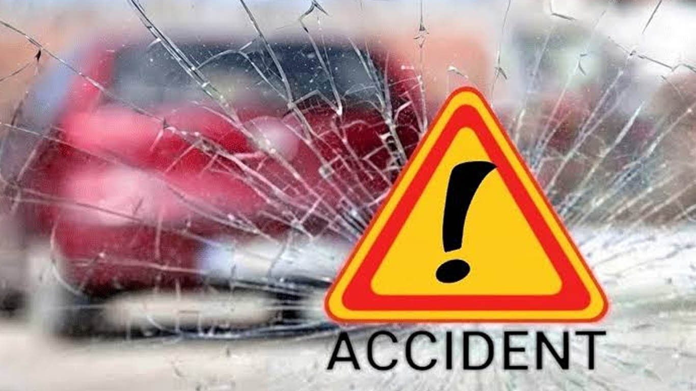 تیز رفتاری کے باعث خوفناک ٹریفک حادثہ، 5 افراد جاں بحق