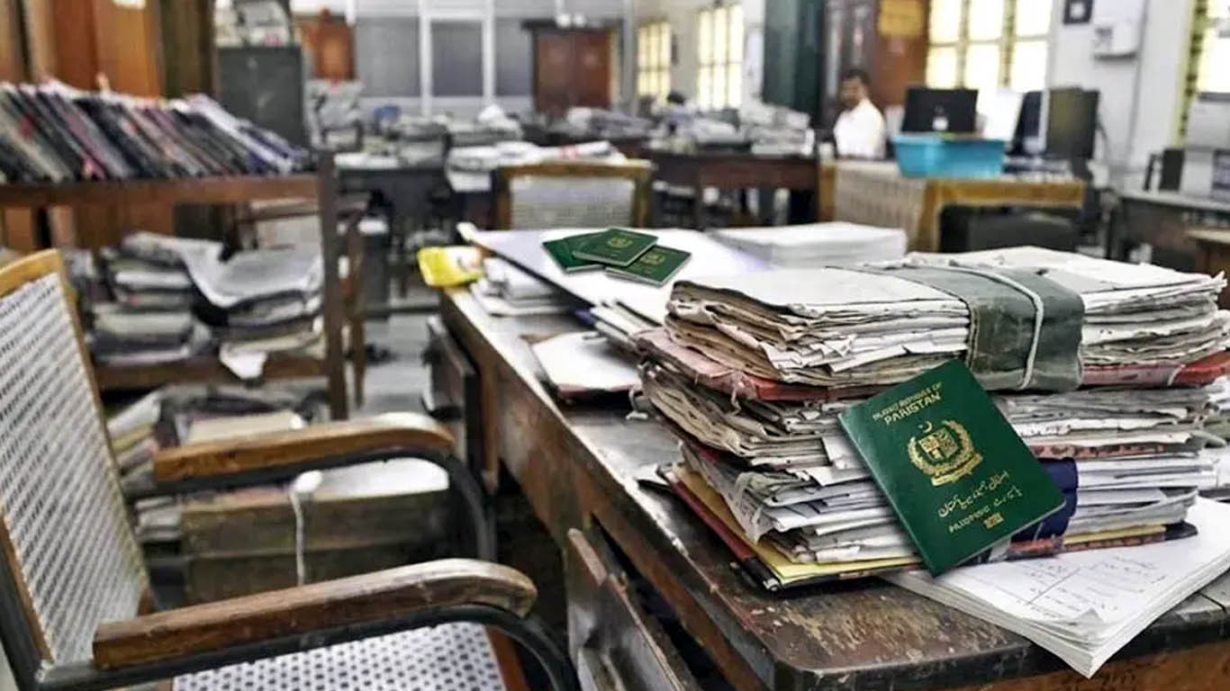 سرکاری ملازمین سے غیر ملکی شہریت کی تفصیلات طلب