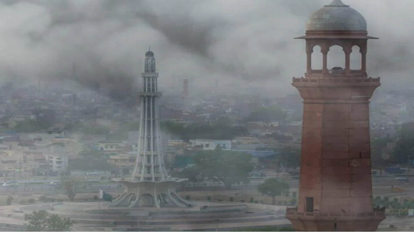 لاہور ایک بار پھر دنیا کا آلودہ ترین شہر، اے کیو آئی 347 ریکارڈ