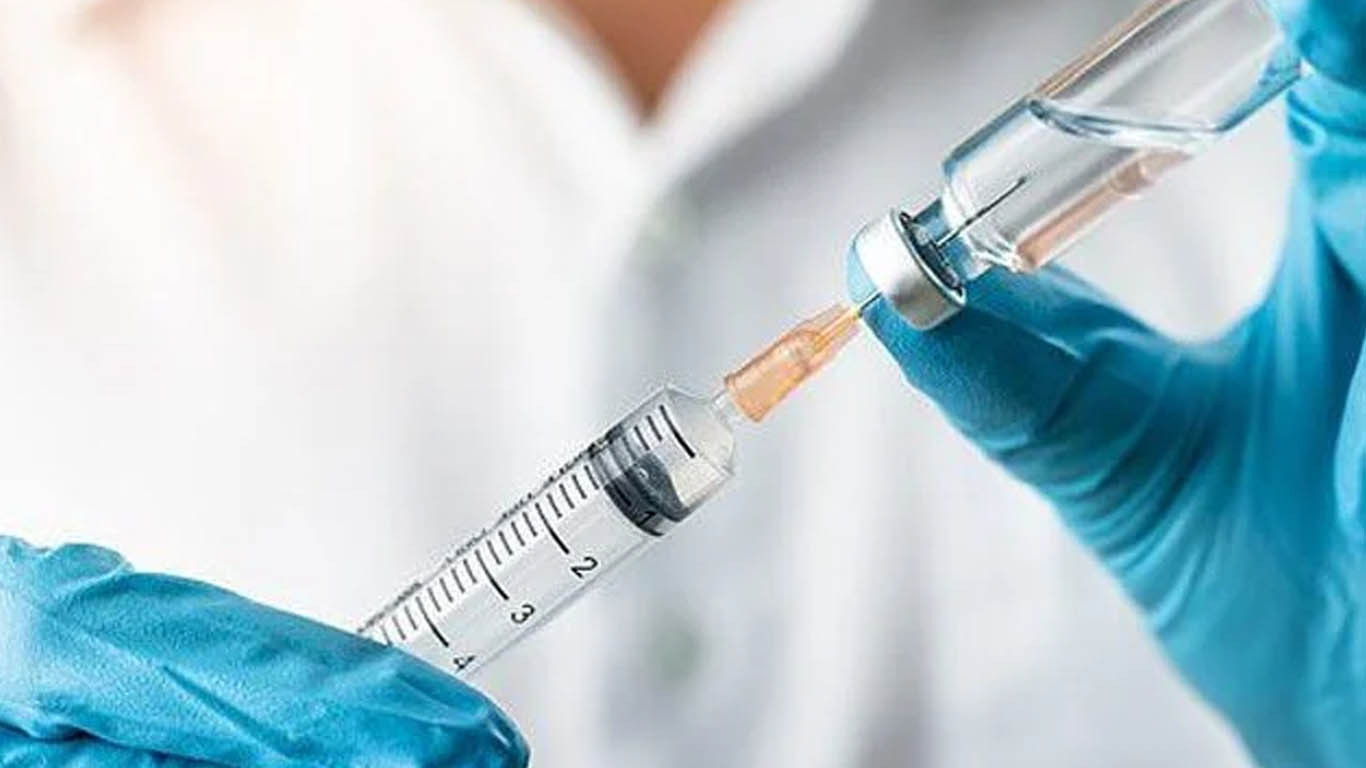 عمرہ زائرین کیلئے مہنگے داموں ویکسین خریداری اسکینڈل میں بڑی پیشرفت