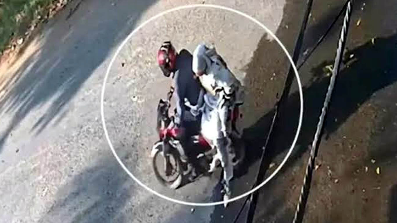 لاہور: چلتی موٹر سائیکل پر لڑکی سے چھیڑ چھاڑ کرنے والا بائیک رائیڈر گرفتار
