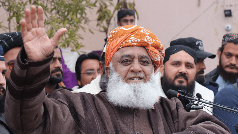 اسلام آباد میں مولانا فضل الرحمان کی رہائش گاہ پر تجاوزات کا نوٹس چسپاں